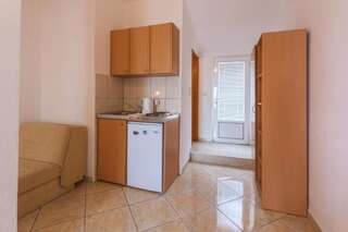 Апартаменты Apartmani Steni Свети-Стефан Номер-студио с балконом и видом на море-79