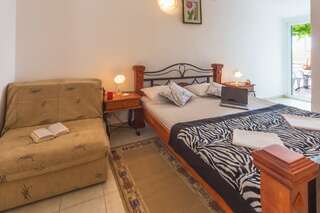 Апартаменты Apartmani Steni Свети-Стефан Номер-студио с балконом и видом на море-10