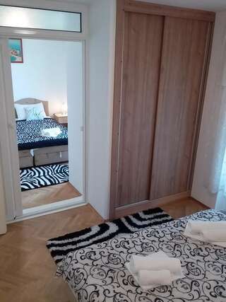 Апартаменты Apartmani Steni Свети-Стефан Апартаменты с 2 спальнями, балконом и видом на море-7