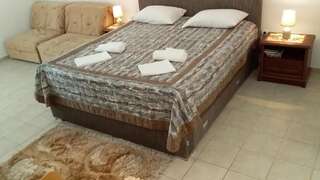 Апартаменты Apartmani Steni Свети-Стефан Номер-студио с балконом и видом на море-26