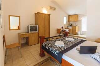 Апартаменты Apartmani Steni Свети-Стефан Номер-студио с балконом и видом на море-30