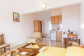 Апартаменты Apartmani Steni Свети-Стефан Номер-студио с балконом и видом на море-40