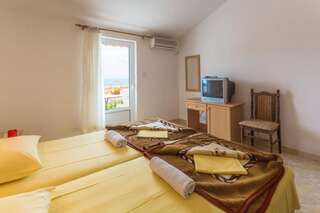 Апартаменты Apartmani Steni Свети-Стефан Номер-студио с балконом и видом на море-42