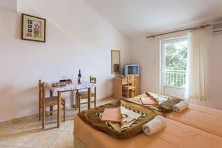 Апартаменты Apartmani Steni Свети-Стефан Номер-студио с балконом и видом на море-46