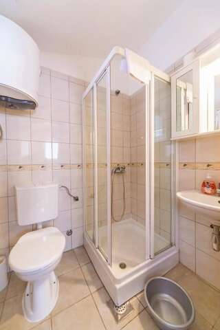 Апартаменты Apartmani Steni Свети-Стефан Номер-студио с балконом и видом на море-51