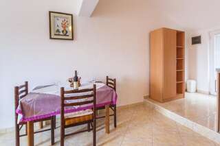 Апартаменты Apartmani Steni Свети-Стефан Номер-студио с балконом и видом на море-61